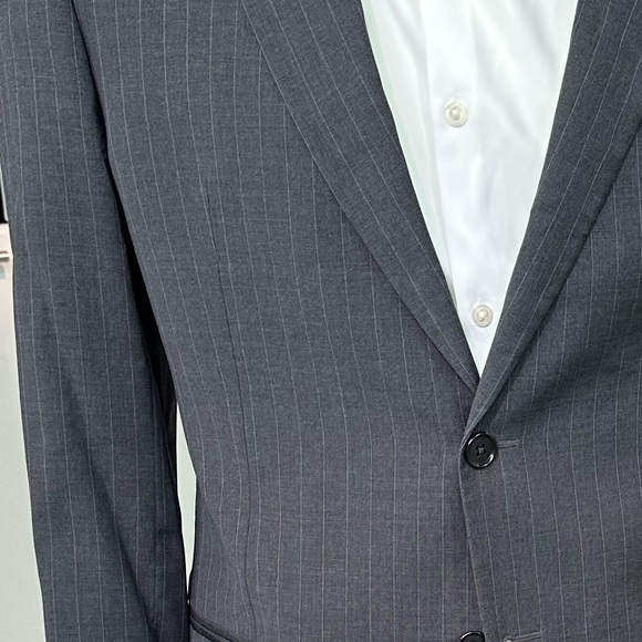 Armani Collezioni Suit - Picture 4 of 4